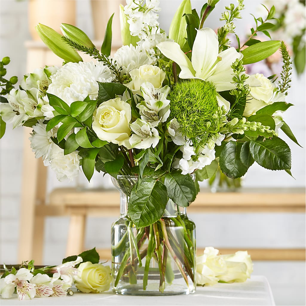 Classic Ivory – A Florist Original – Tri-city Florist, Vista CA