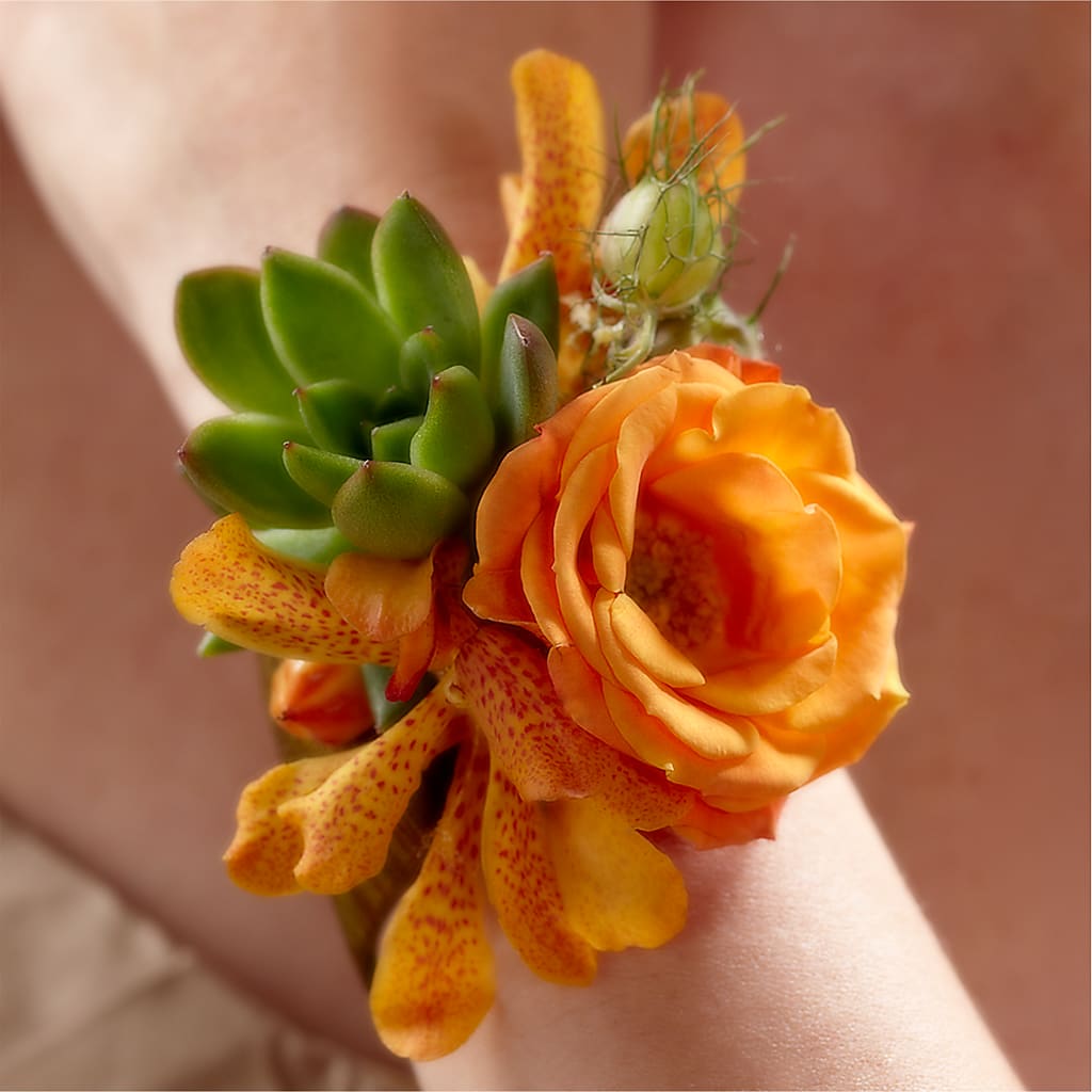 Irresistible Love Wrist Corsage – Tri-city Florist, Vista CA
