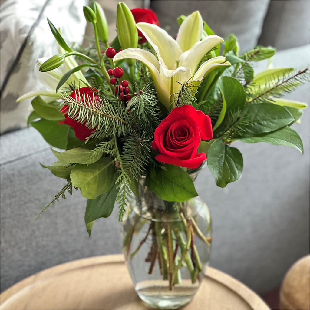 Sparkling Snowflakes Bouquet –  Tri-city Florist, Vista CA