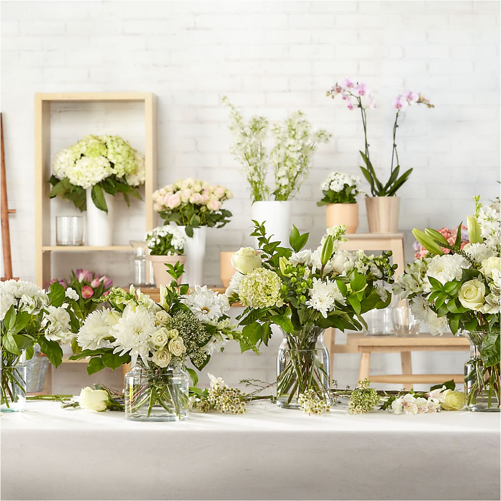 Classic Ivory – A Florist Original –  Tri-city Florist, Vista CA
