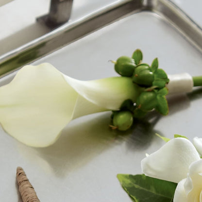 White Calla Boutonniere –  Tri-city Florist, Vista CA